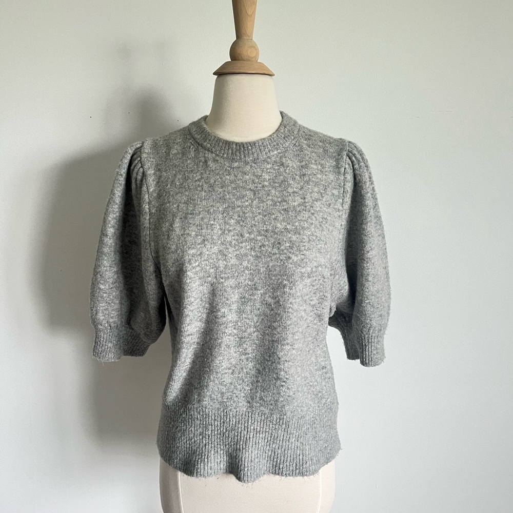 H&M Light Gray Knit puff sleeve Sweater size Medium